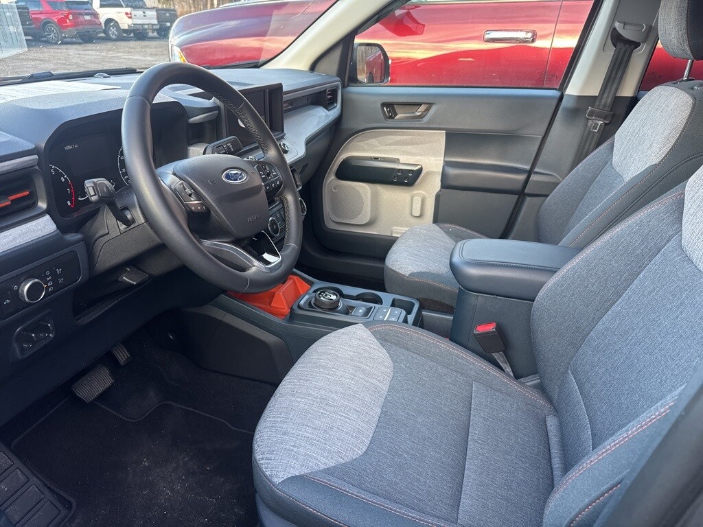 2023 Ford Maverick XLT photo 2