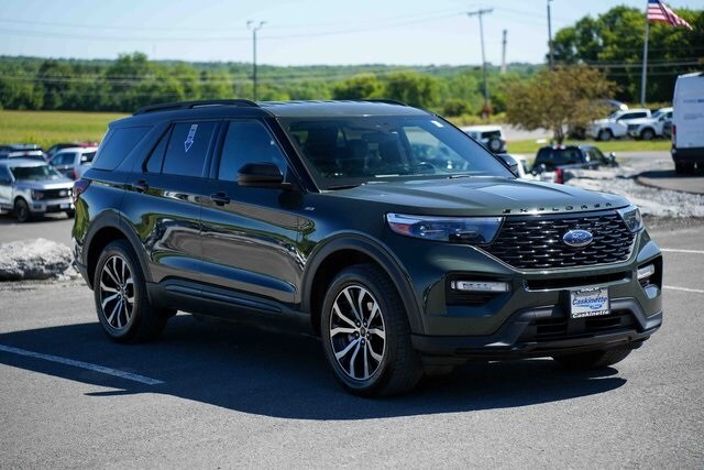 2022 Ford Explorer ST-Line photo 2