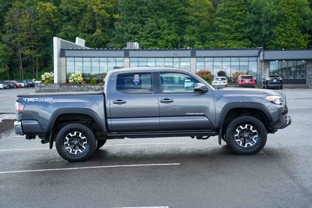 2022 Toyota Tacoma TRD Off-Road photo 4