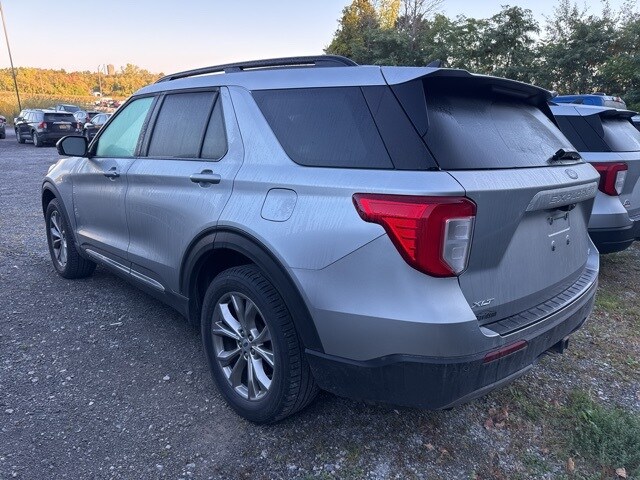 2021 Ford Explorer XLT photo 2
