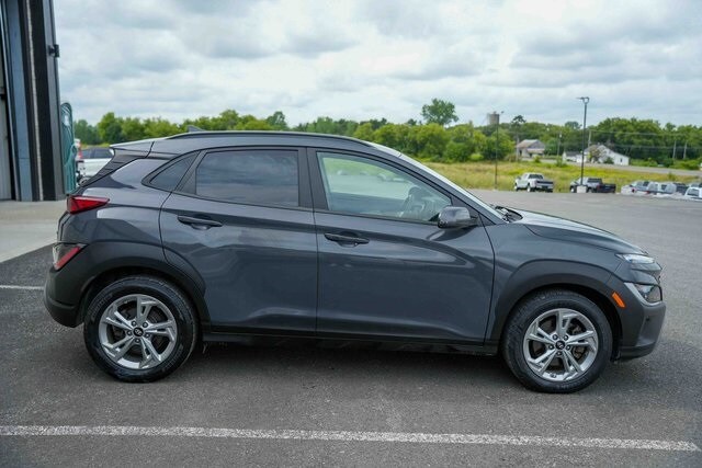 2023 Hyundai Kona SEL photo 3