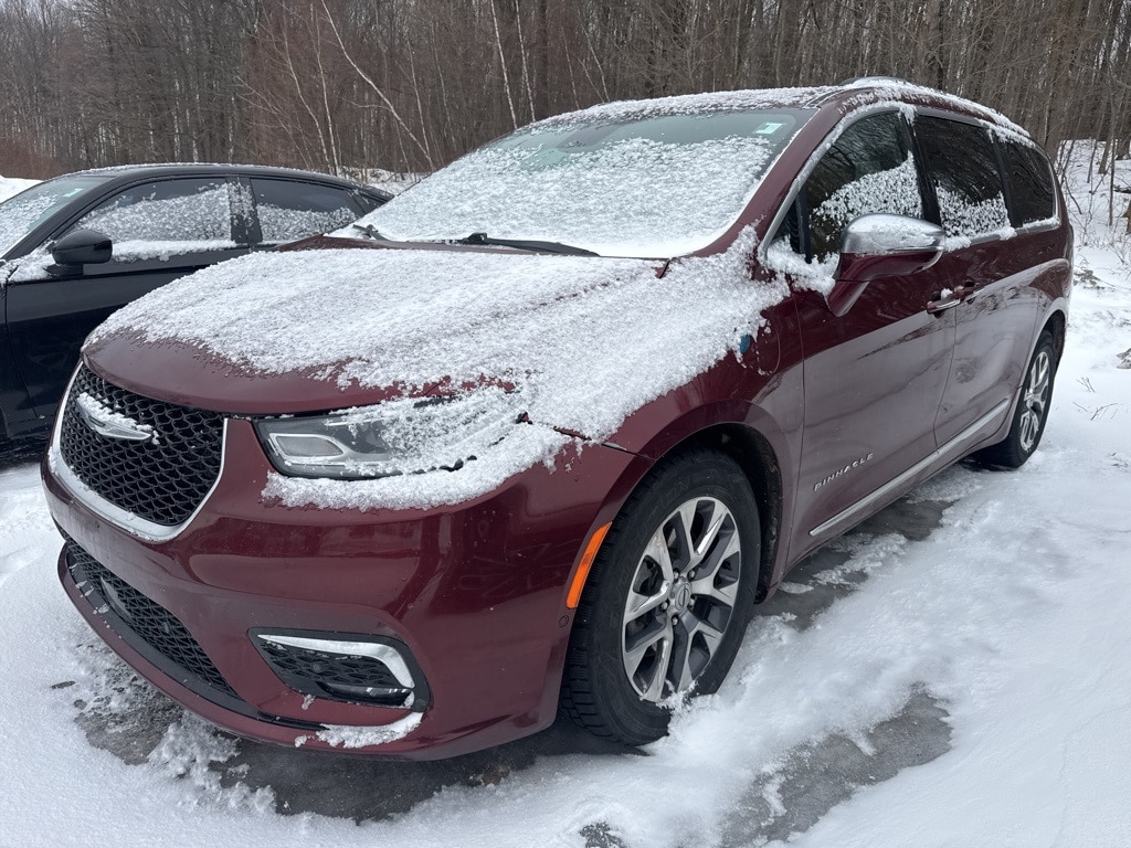 2022 Chrysler Pacifica Pinnacle's photo