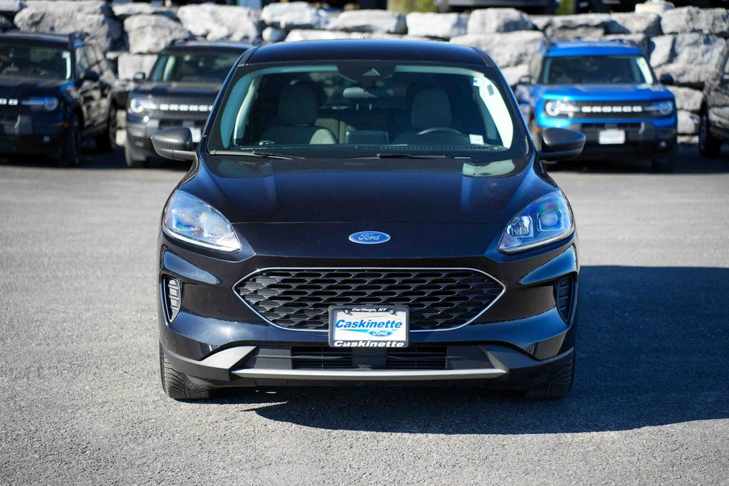 Used 2022 Ford Escape SE with VIN 1FMCU0G64NUA09436 for sale in Carthage, NY