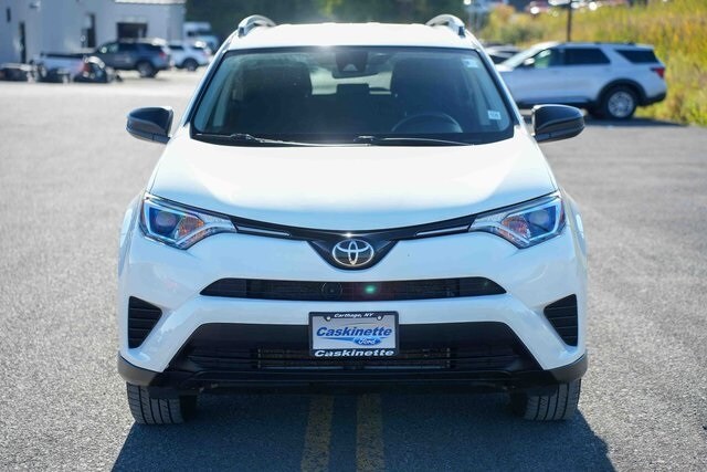 2018 Toyota RAV4 LE photo 2