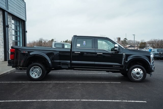 2024 Ford F-450 Platinum photo 4