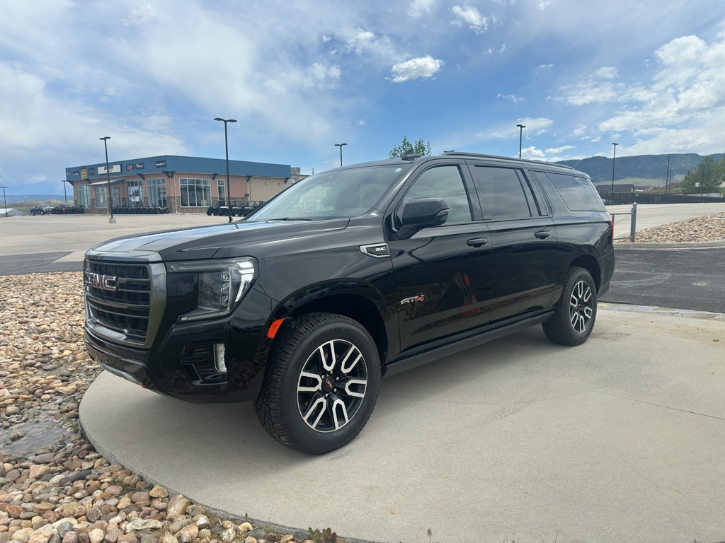 2021 GMC Yukon 4WD AT4's photo
