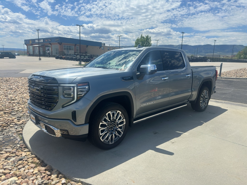 2025 GMC Sierra 4WD Crew Cab Short Box Denali Ultimate's photo