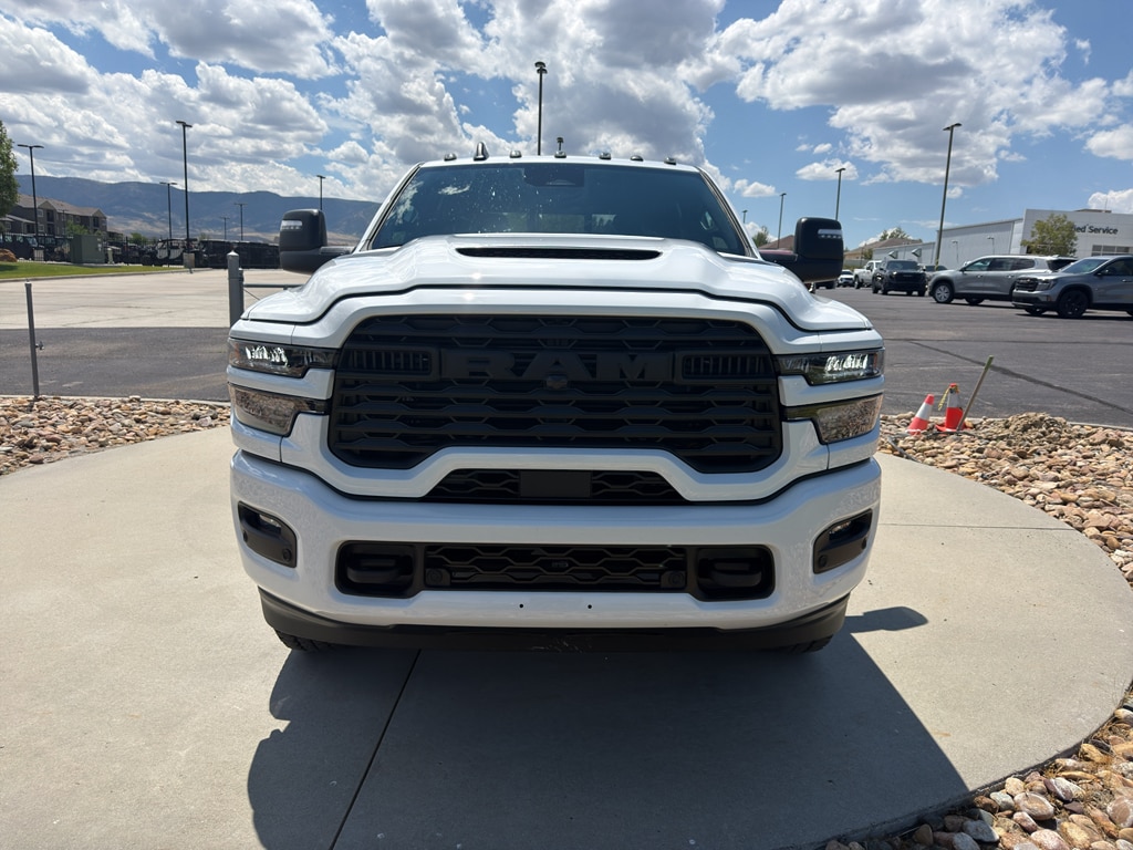 3C6UR5CJ4TG305064