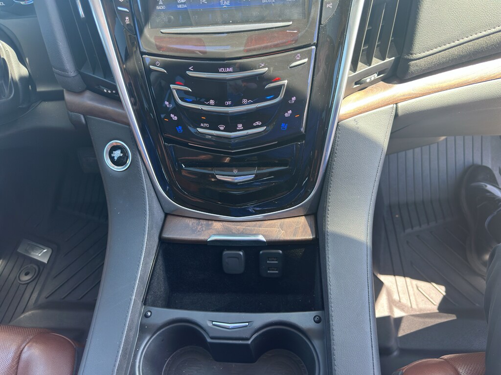 2020 Cadillac Escalade Premium Luxury - Photo 24