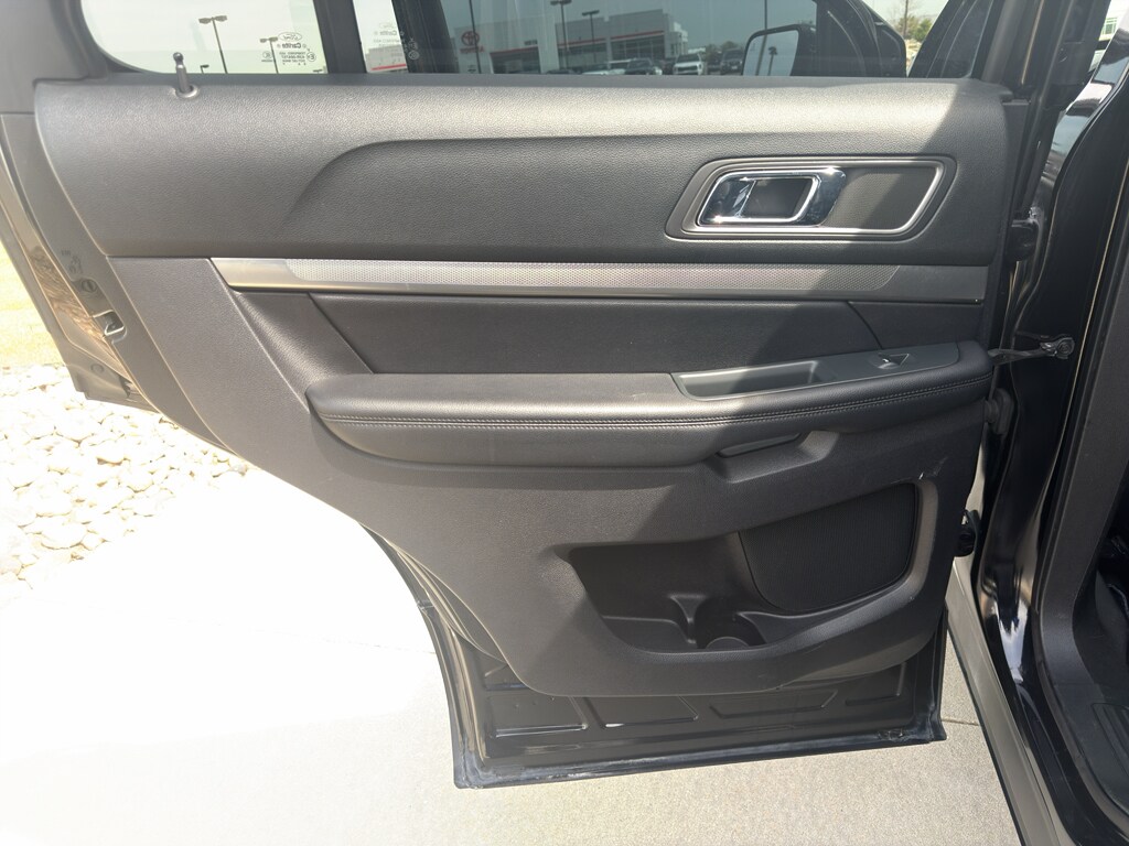 2019 Ford Explorer XLT - Photo 13