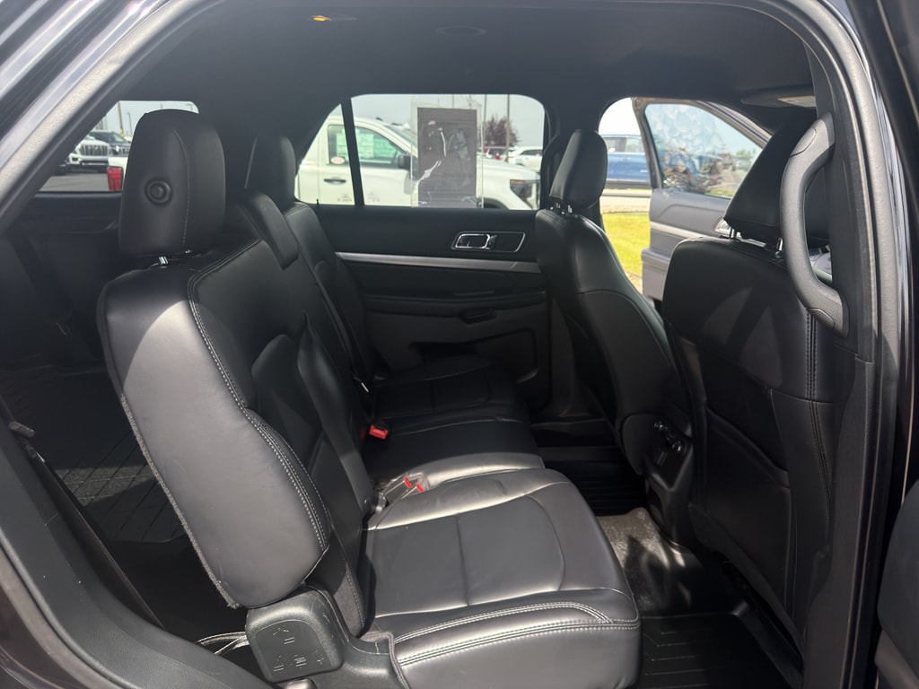 2019 Ford Explorer XLT - Photo 16