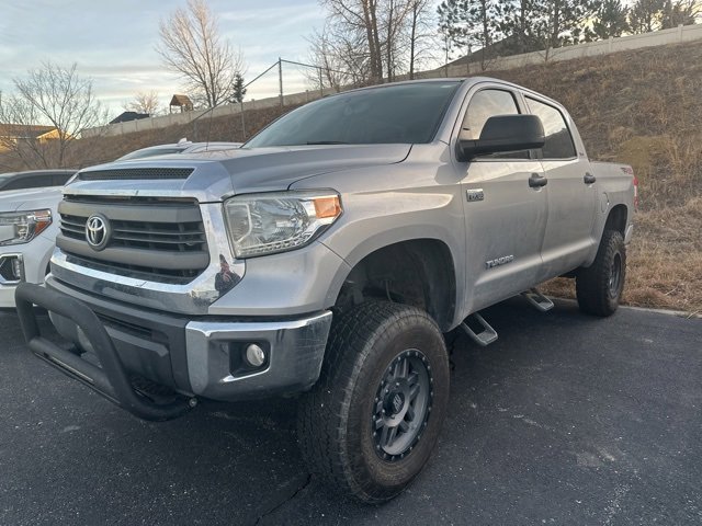 2014 Toyota Tundra SR5's photo