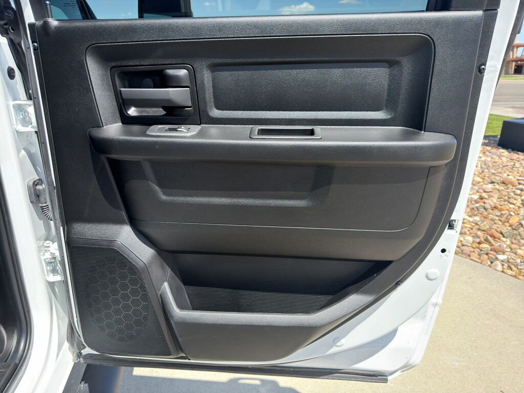 2026 RAM Ram 2500 Pickup Tradesman/Black Express - Photo 17