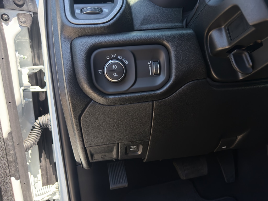 2026 RAM Ram 2500 Pickup Tradesman/Black Express - Photo 29
