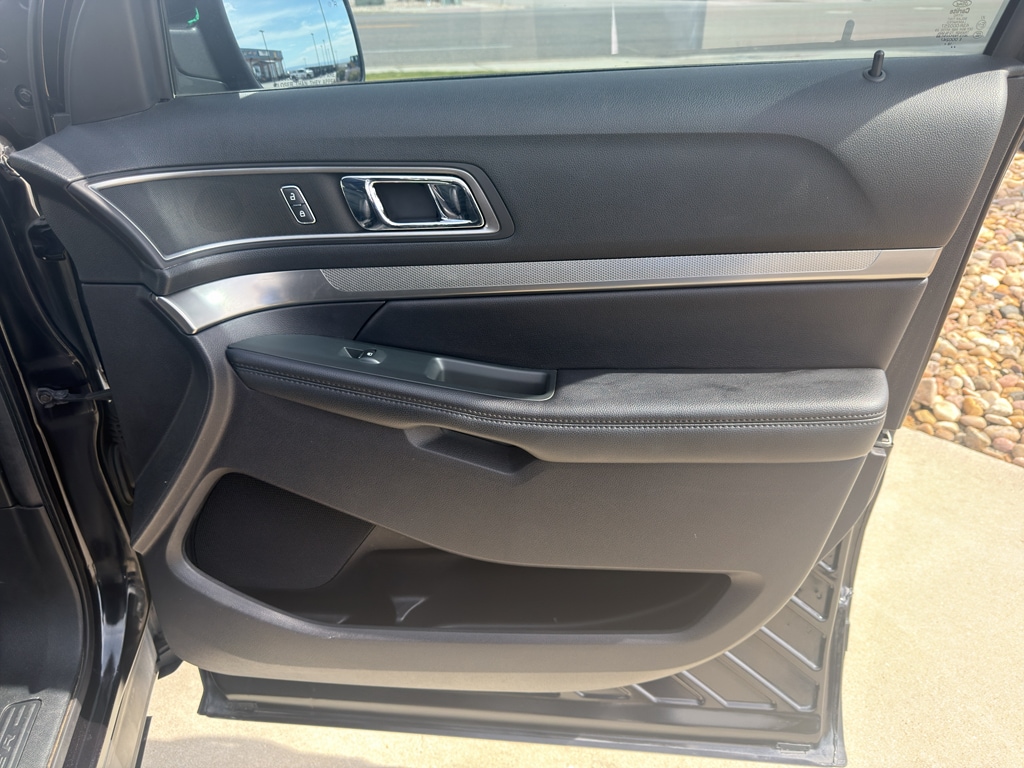 2019 Ford Explorer XLT - Photo 19