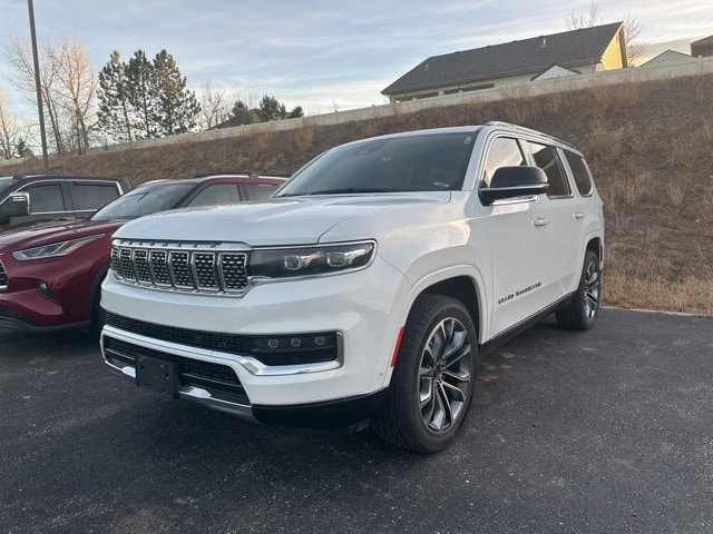 2023 Jeep Grand Wagoneer Series III's photo