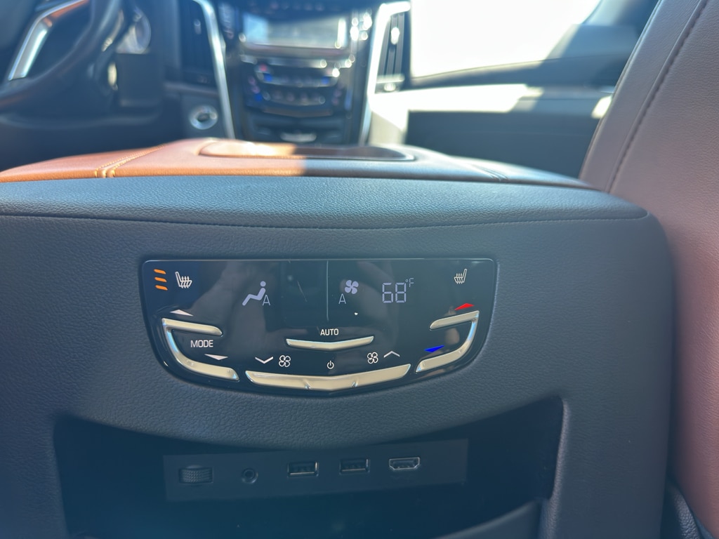 2020 Cadillac Escalade Premium Luxury - Photo 16