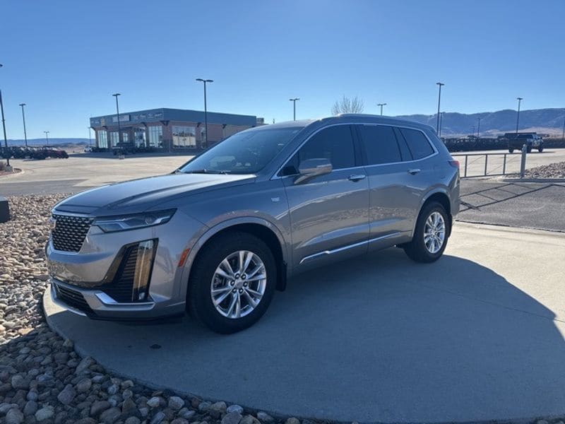 2025 Cadillac XT6 Luxury