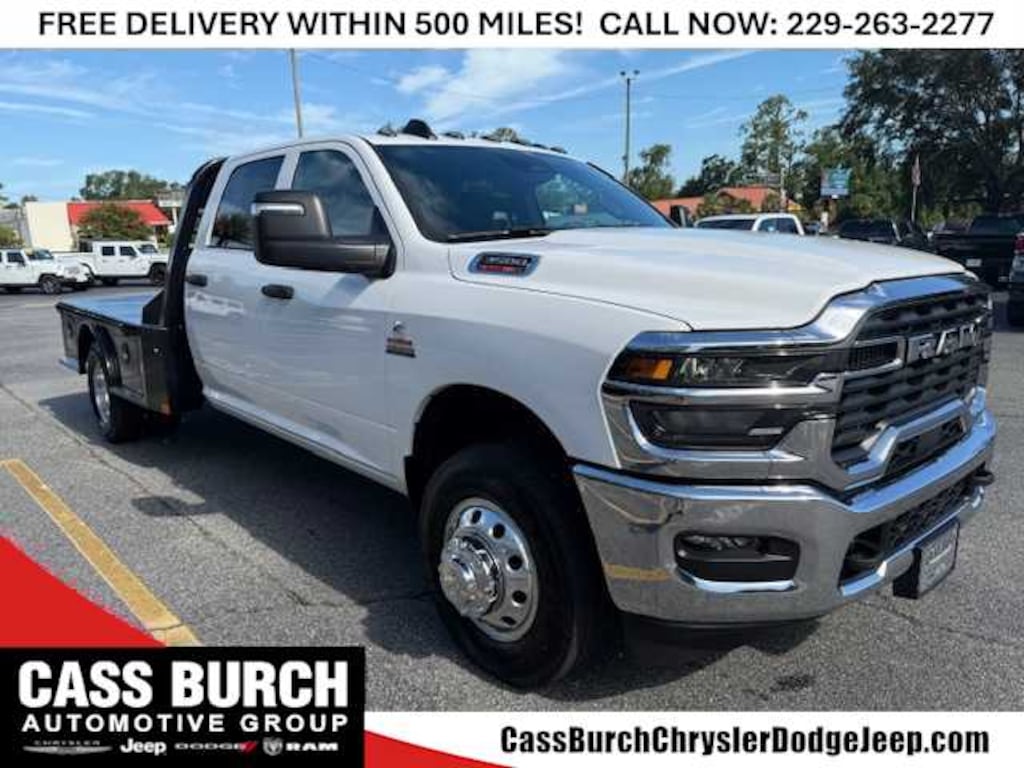 New 2025 Ram 3500 Chassis Cab 3500 TRADESMAN CREW CAB CHASSIS 4X4 60' CA Pickup