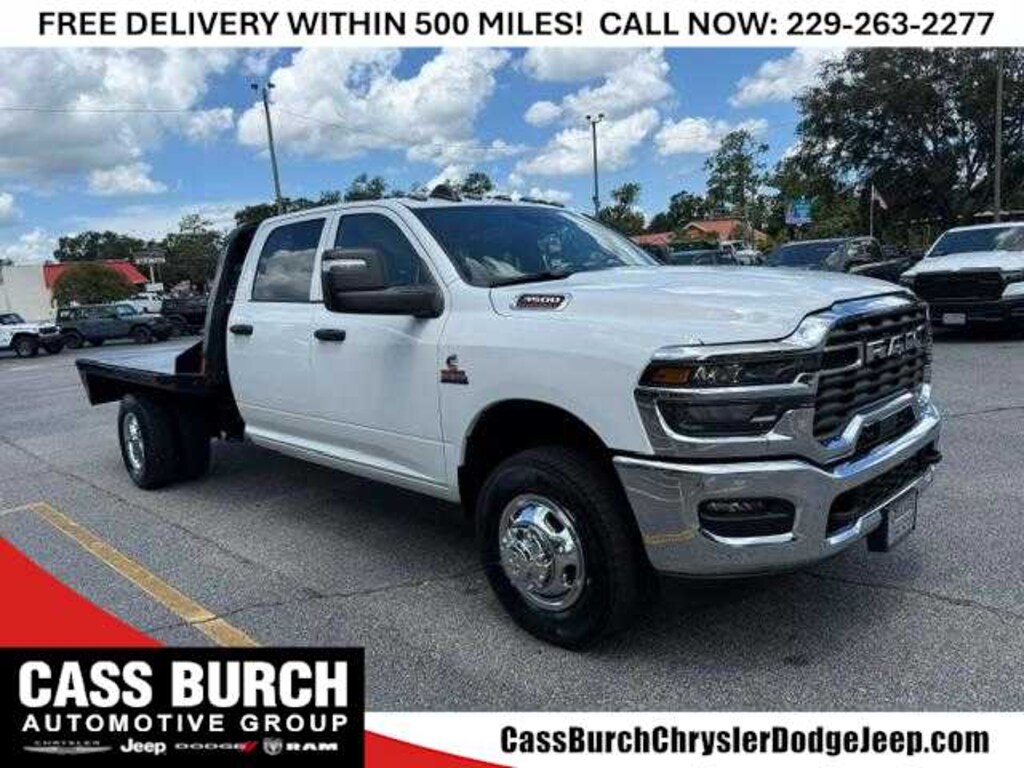 New 2026 Ram 3500 TRADESMAN CREW CAB CHASSIS 4X4 60' CA Pickup