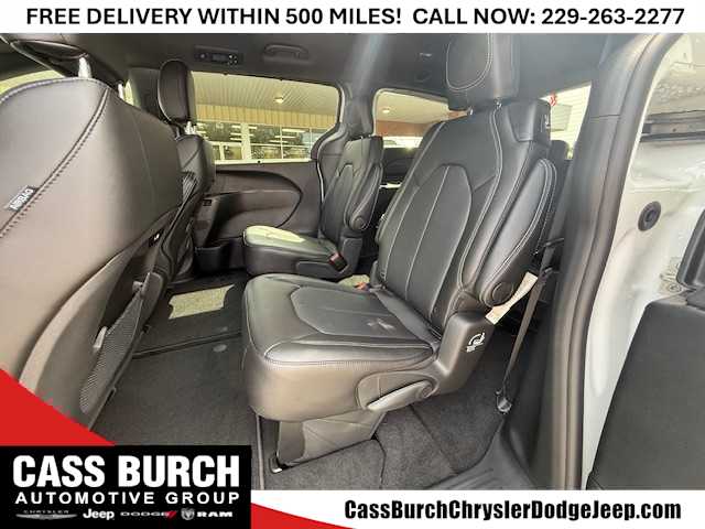 2026 Chrysler Pacifica Select - Photo 7