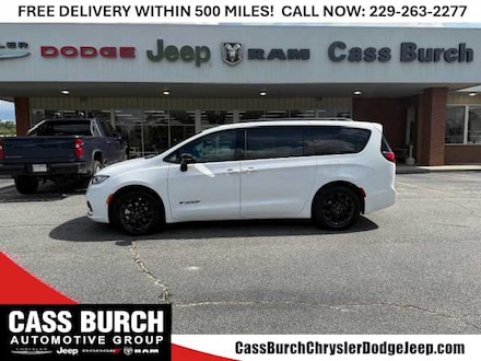 2025 Chrysler Pacifica Select Passenger Van