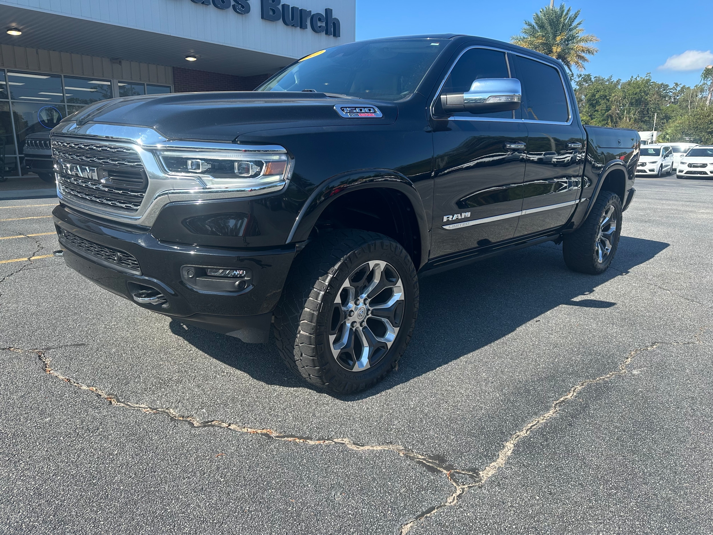 Used 2022 RAM Ram 1500 Pickup Limited with VIN 1C6SRFHM3NN449490 for sale in Quitman, GA