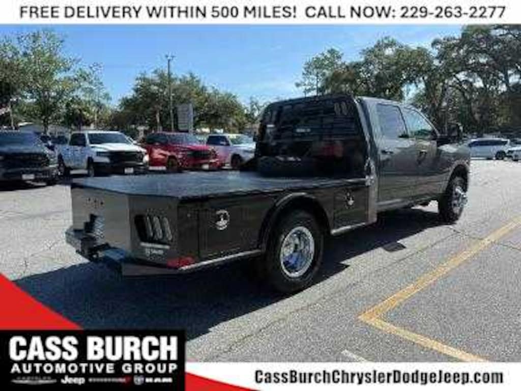 New 2026 Ram 3500 TRADESMAN CREW CAB CHASSIS 4X4 60' CA Pickup