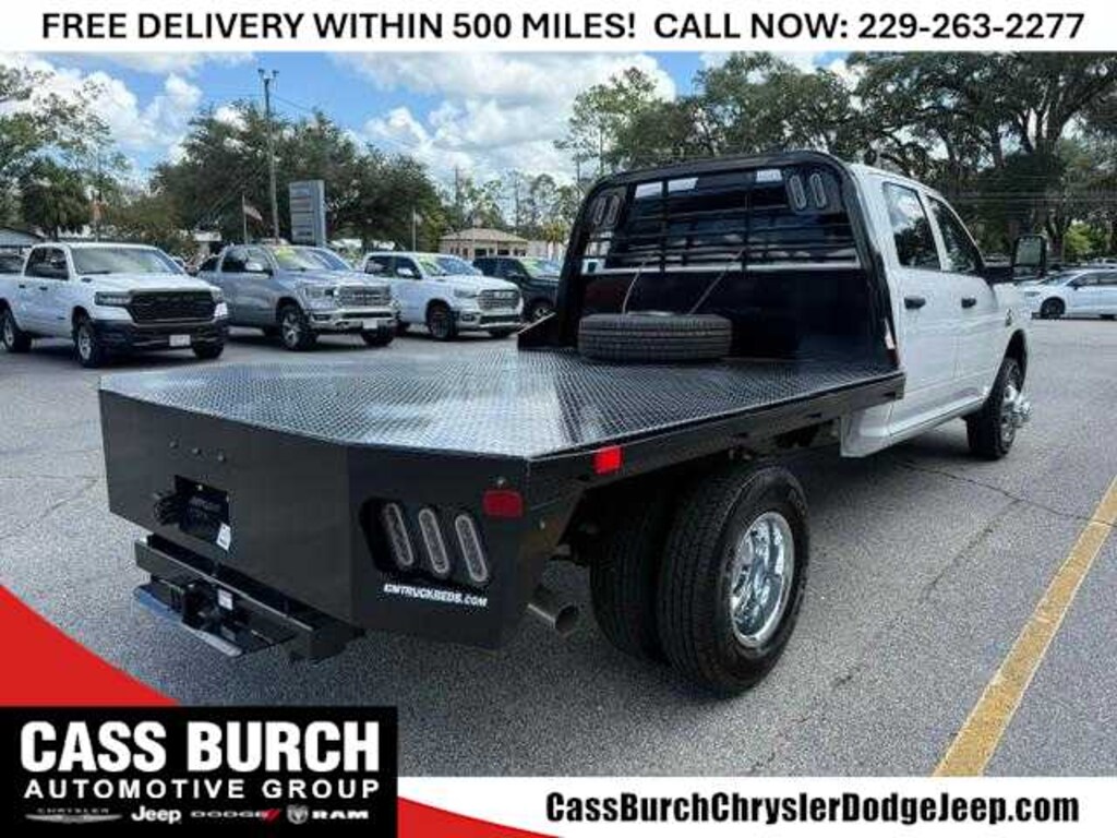 New 2026 Ram 3500 TRADESMAN CREW CAB CHASSIS 4X4 60' CA Pickup