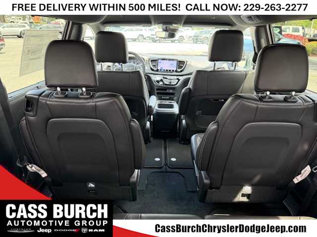 2026 Chrysler Pacifica Select - Photo 10