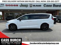 2026 Chrysler Pacifica Select Passenger Van