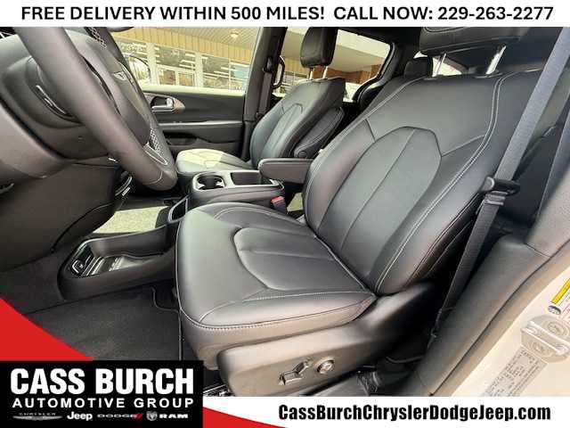 2026 Chrysler Pacifica Select - Photo 6