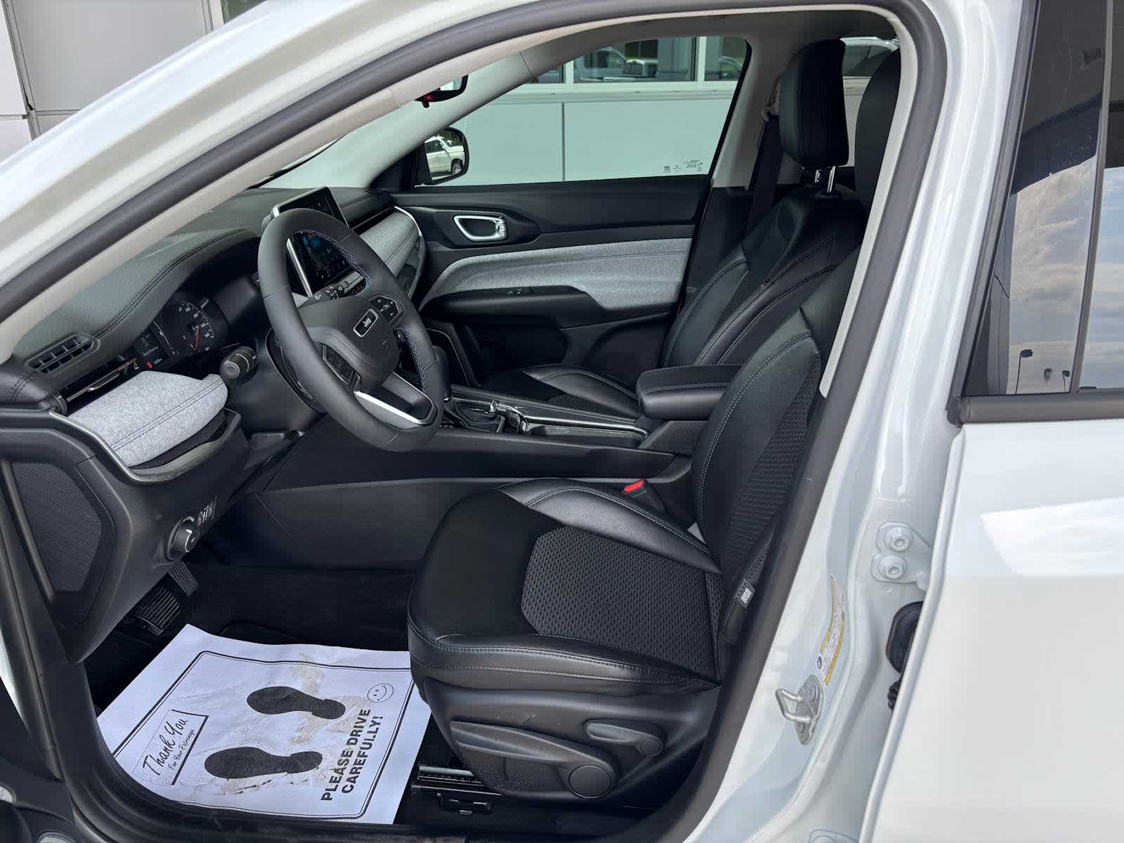 2022 Jeep Compass Latitude - Photo 8