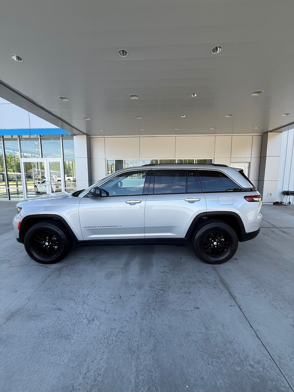Used 2022 Jeep Grand Cherokee Laredo