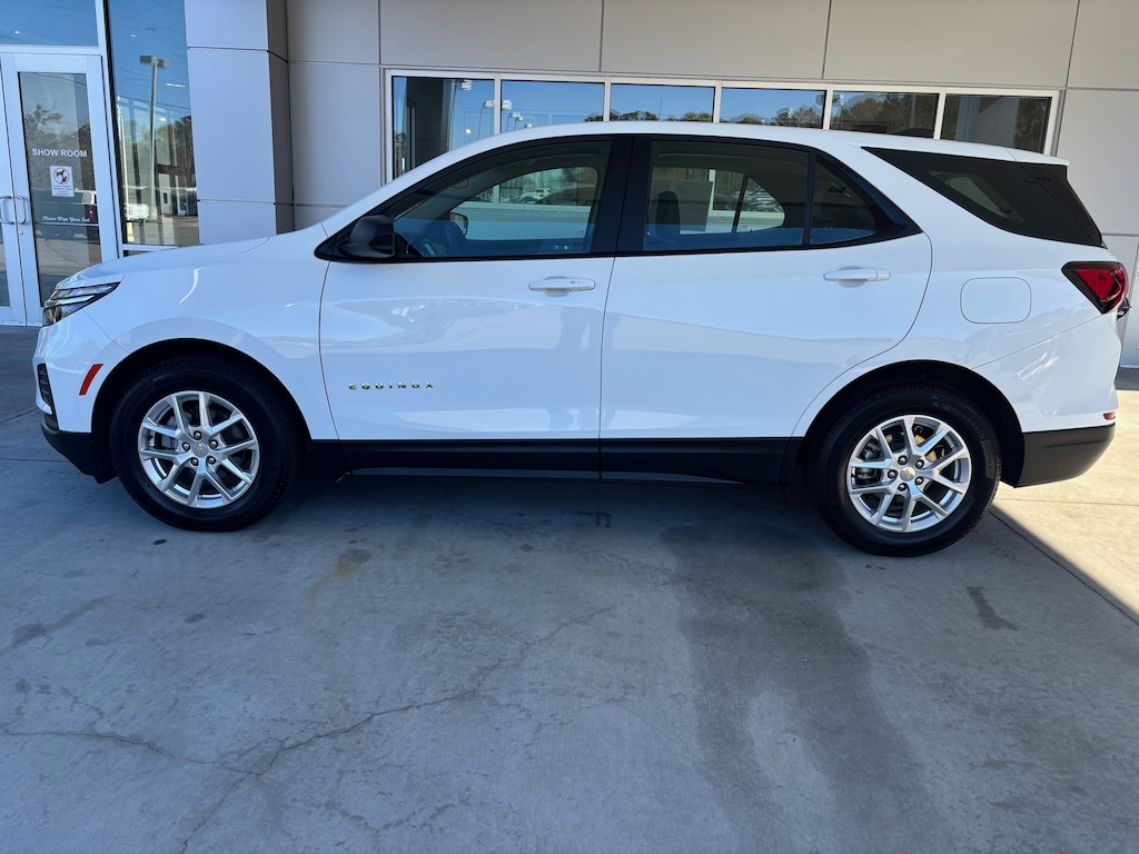Used 2022 Chevrolet Equinox LS SUV
