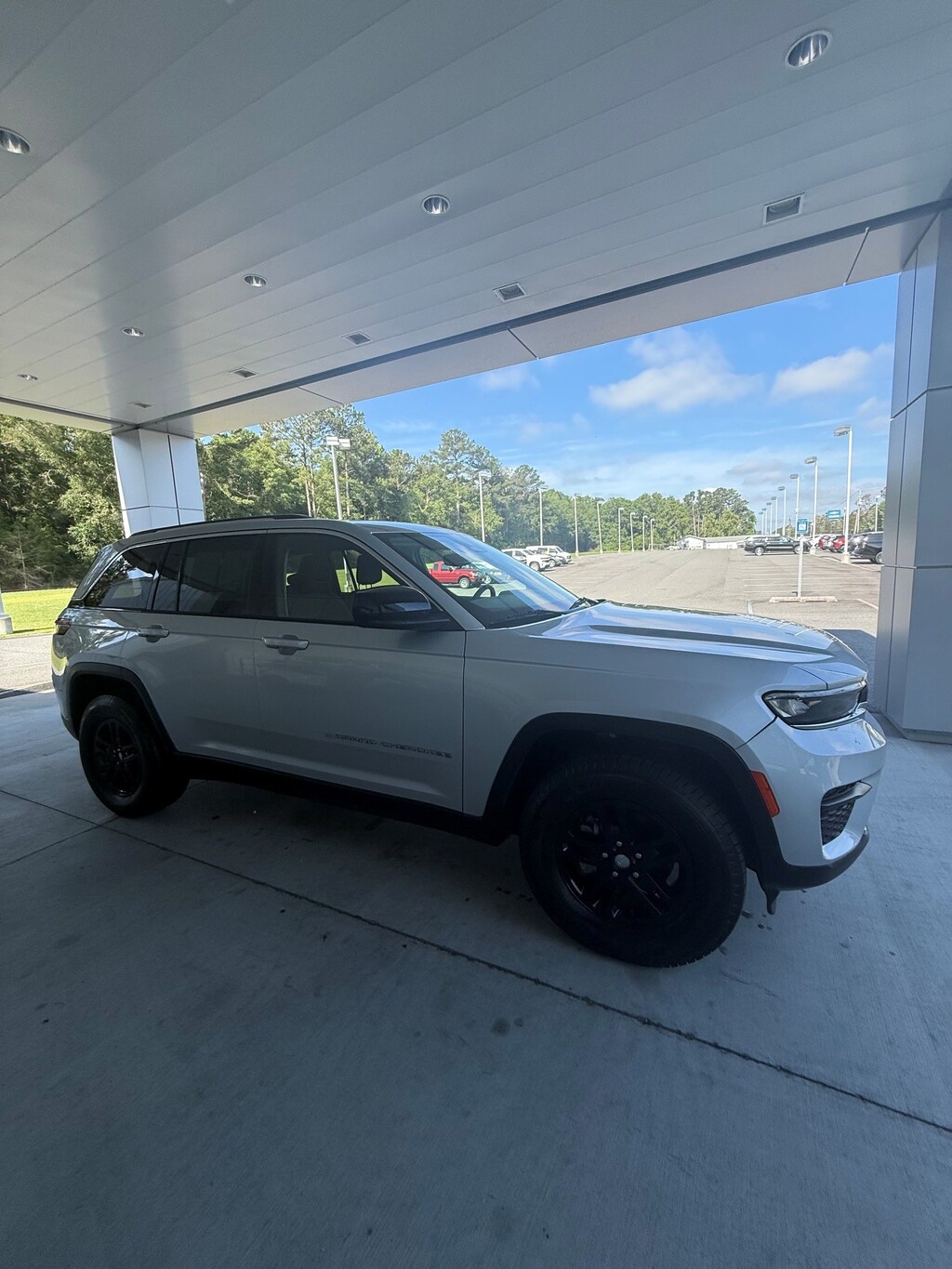 Used 2022 Jeep Grand Cherokee Laredo