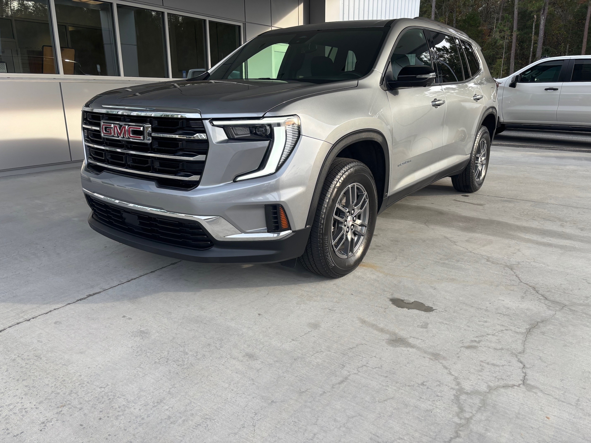 2025 GMC Acadia Elevation's photo