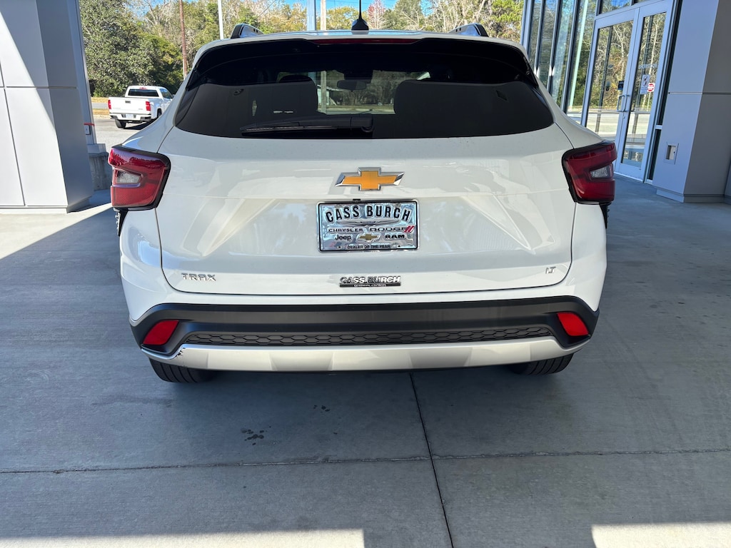Used 2024 Chevrolet Trax LT SUV