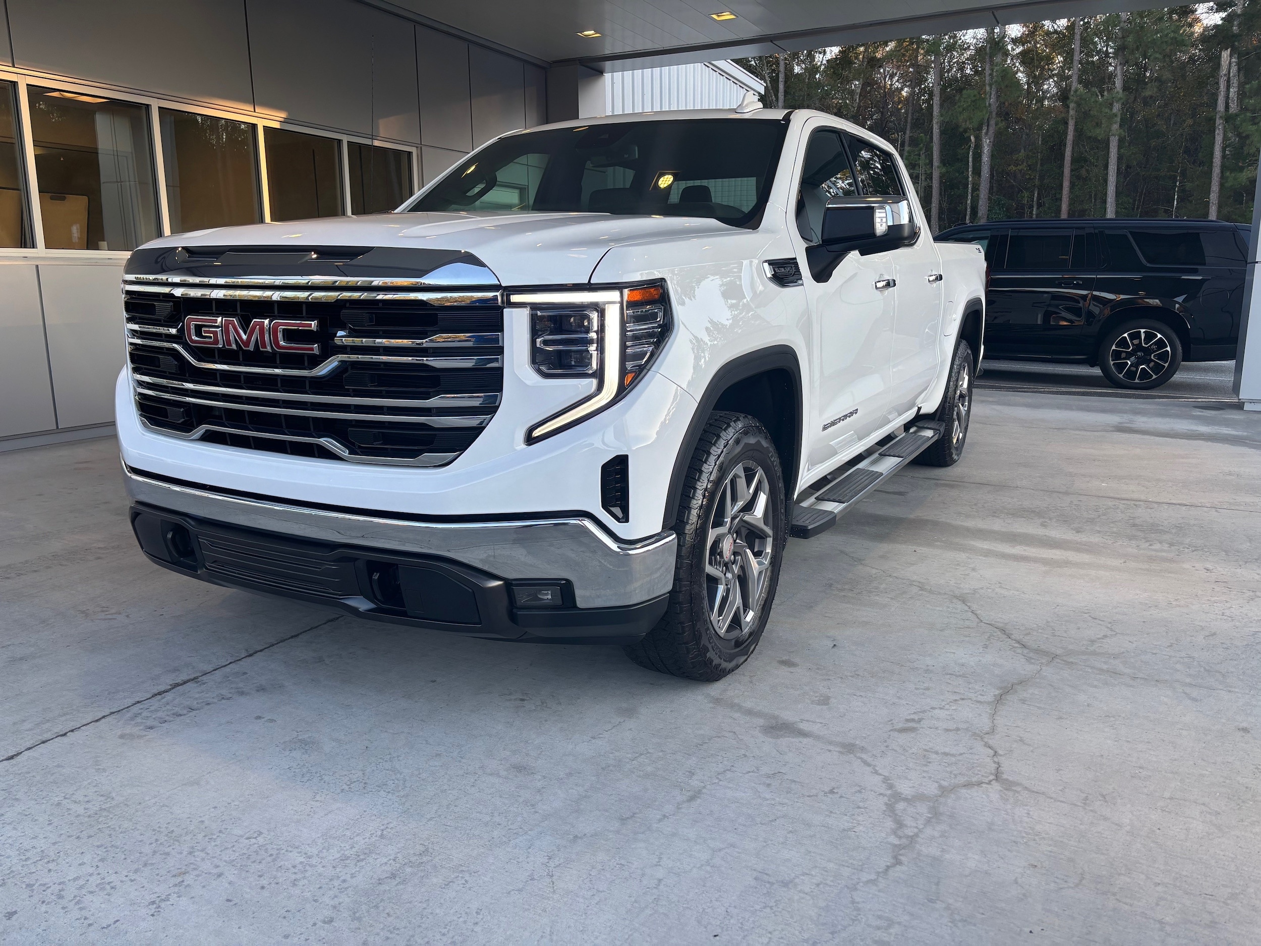 2022 GMC Sierra 1500 SLT's photo