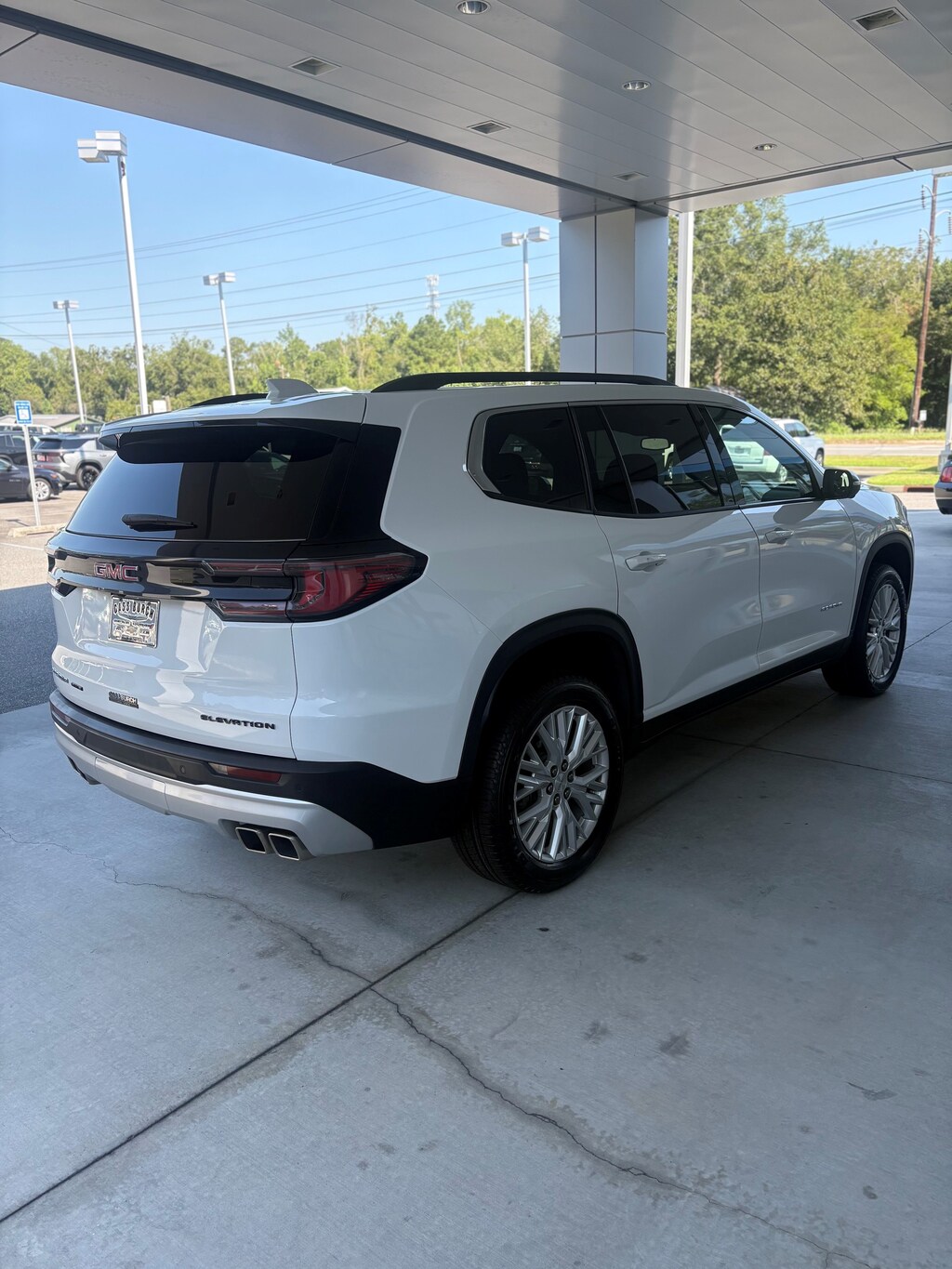 Used 2024 GMC Acadia Elevation SUV