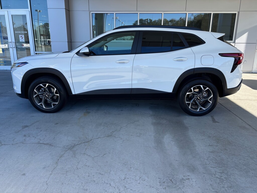 Used 2024 Chevrolet Trax LT SUV