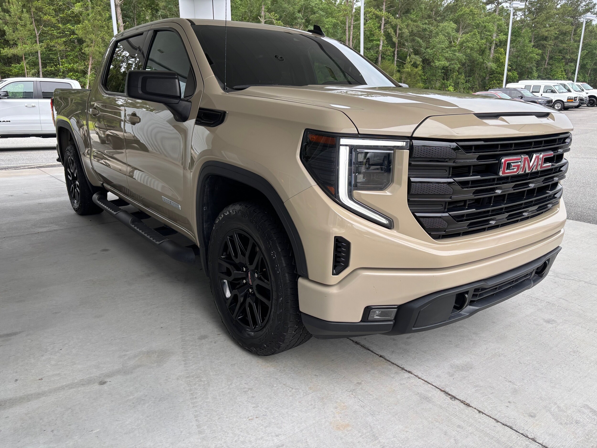 2023 GMC Sierra 1500 Elevation - Photo 7