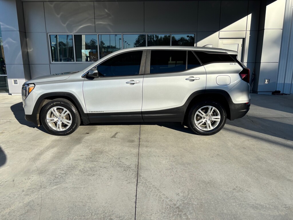 Used 2022 GMC Terrain SLE SUV