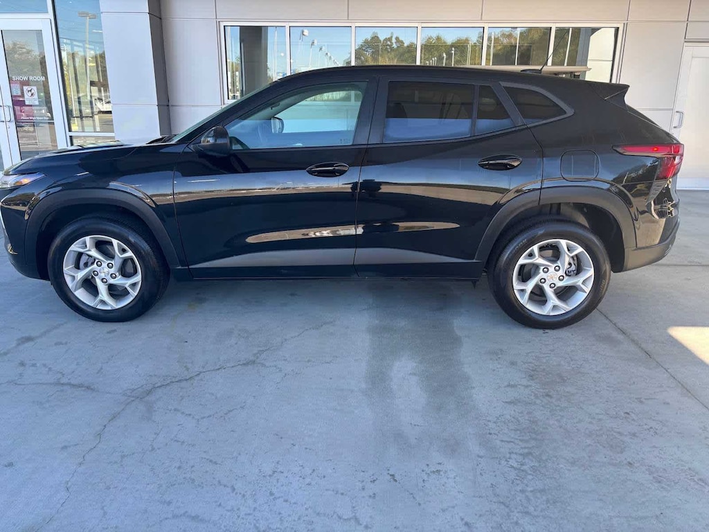 Used 2024 Chevrolet Trax LS SUV