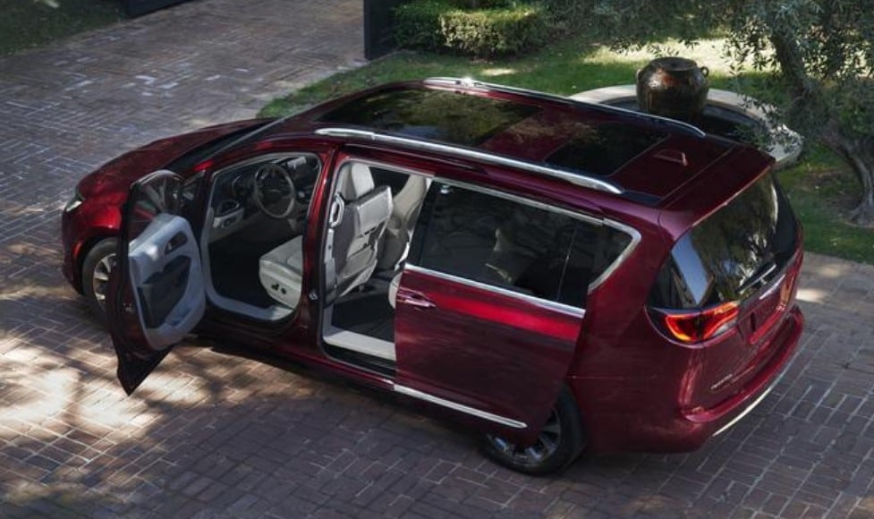 2019 Chrysler Pacifica Open Door Exterior 2019 Chrysler Pacifica Open Door Exterior