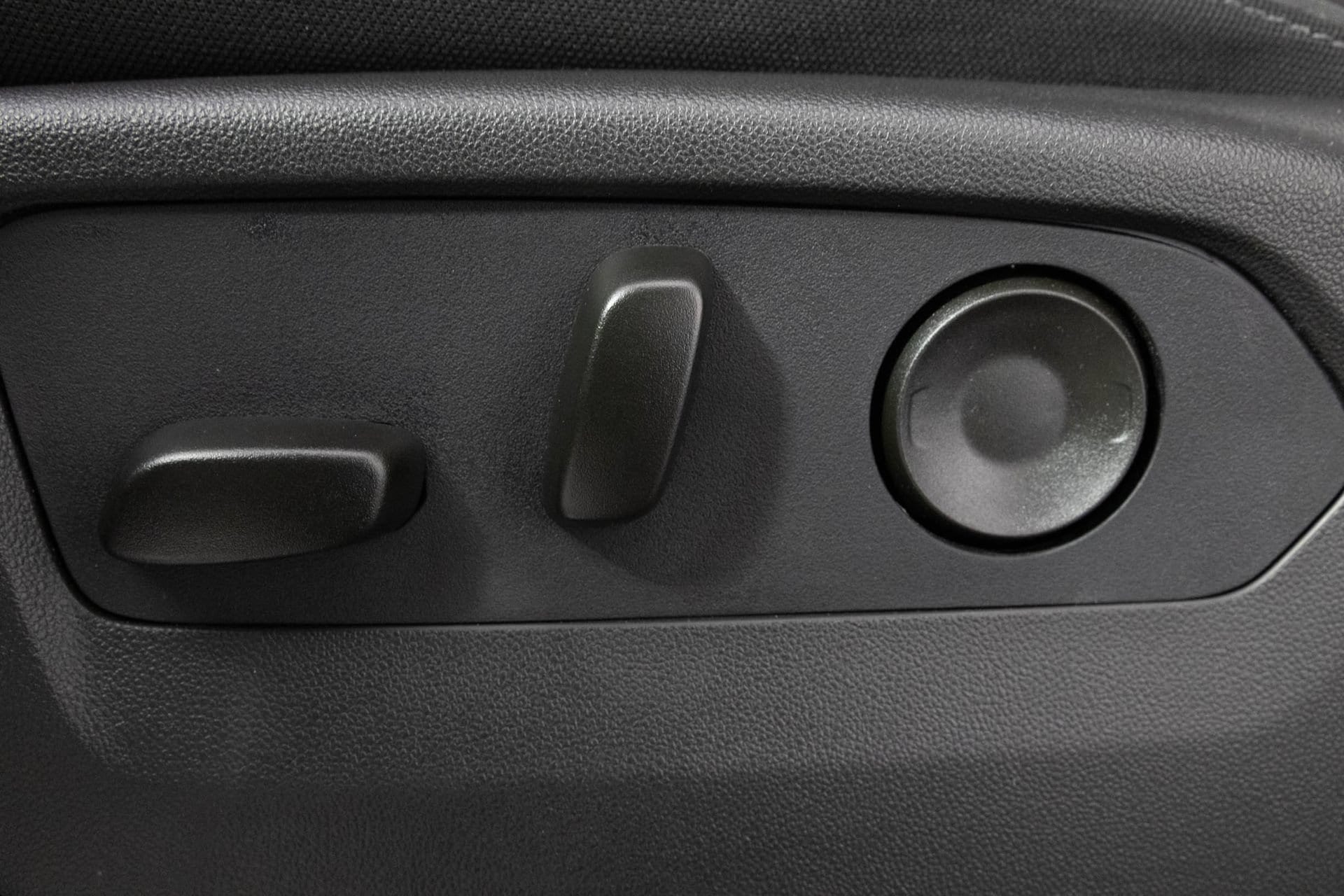 2026 GMC Sierra 1500 SLE - Photo 6