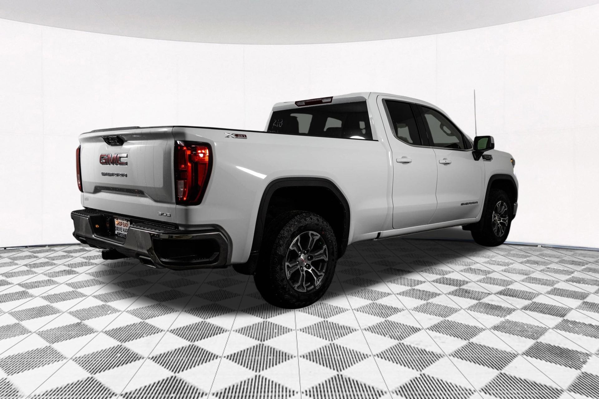2026 GMC Sierra 1500 SLE - Photo 17
