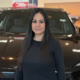 Staff member Nubia Canas from ID_b8f326