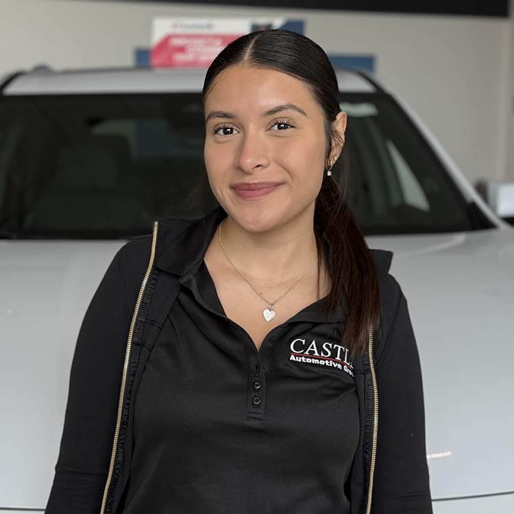 Staff member Gianna Mendez from ID_b8f326