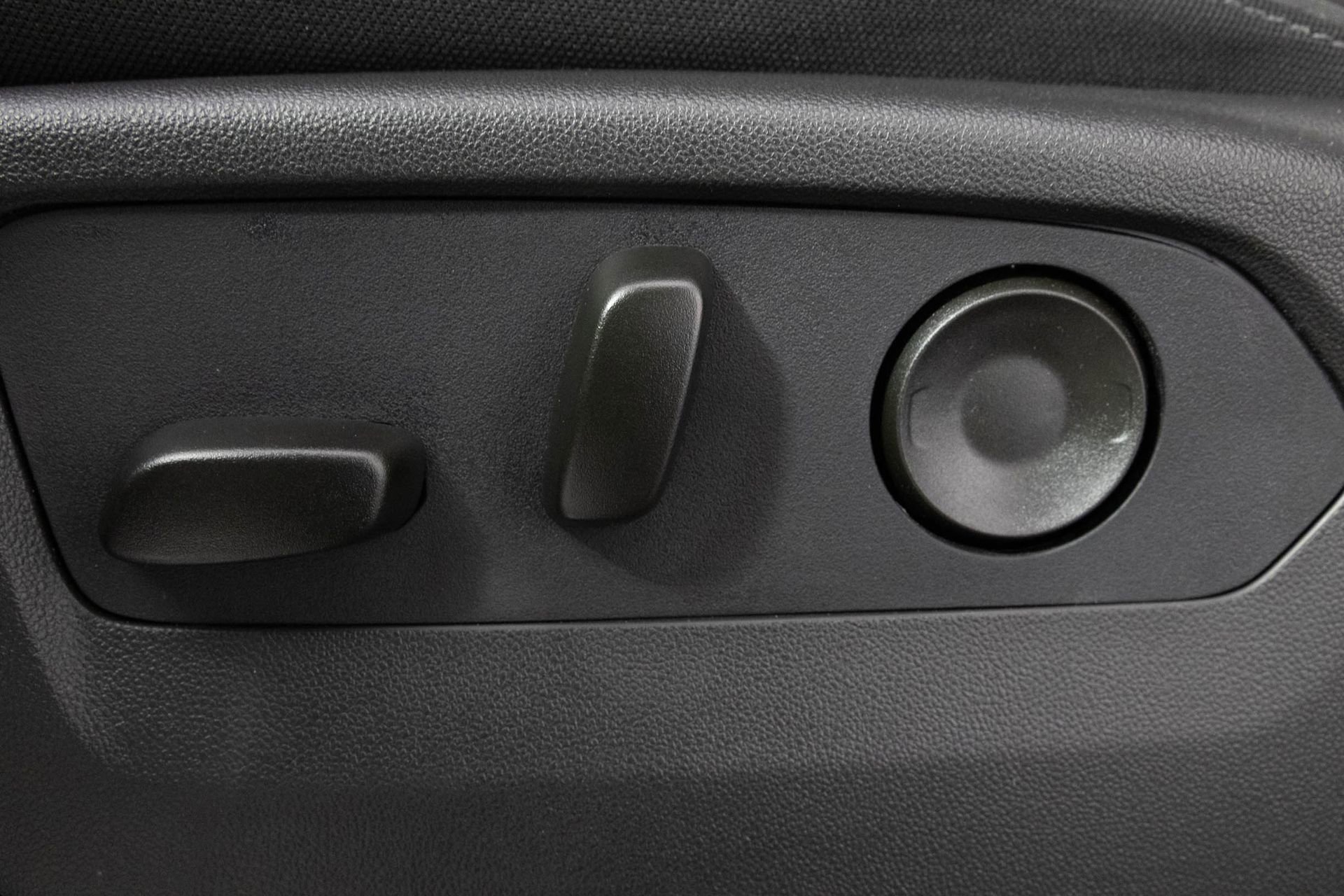 2026 GMC Sierra 1500 SLE - Photo 6